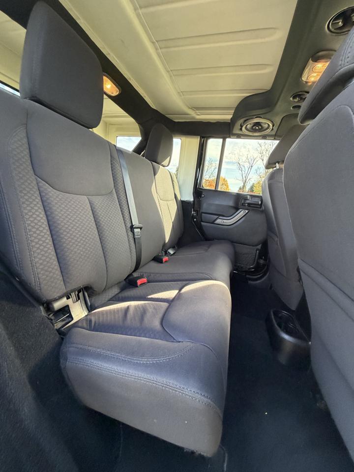 Jeep Wrangler Unlimited 4WD 4dr Sport 2013