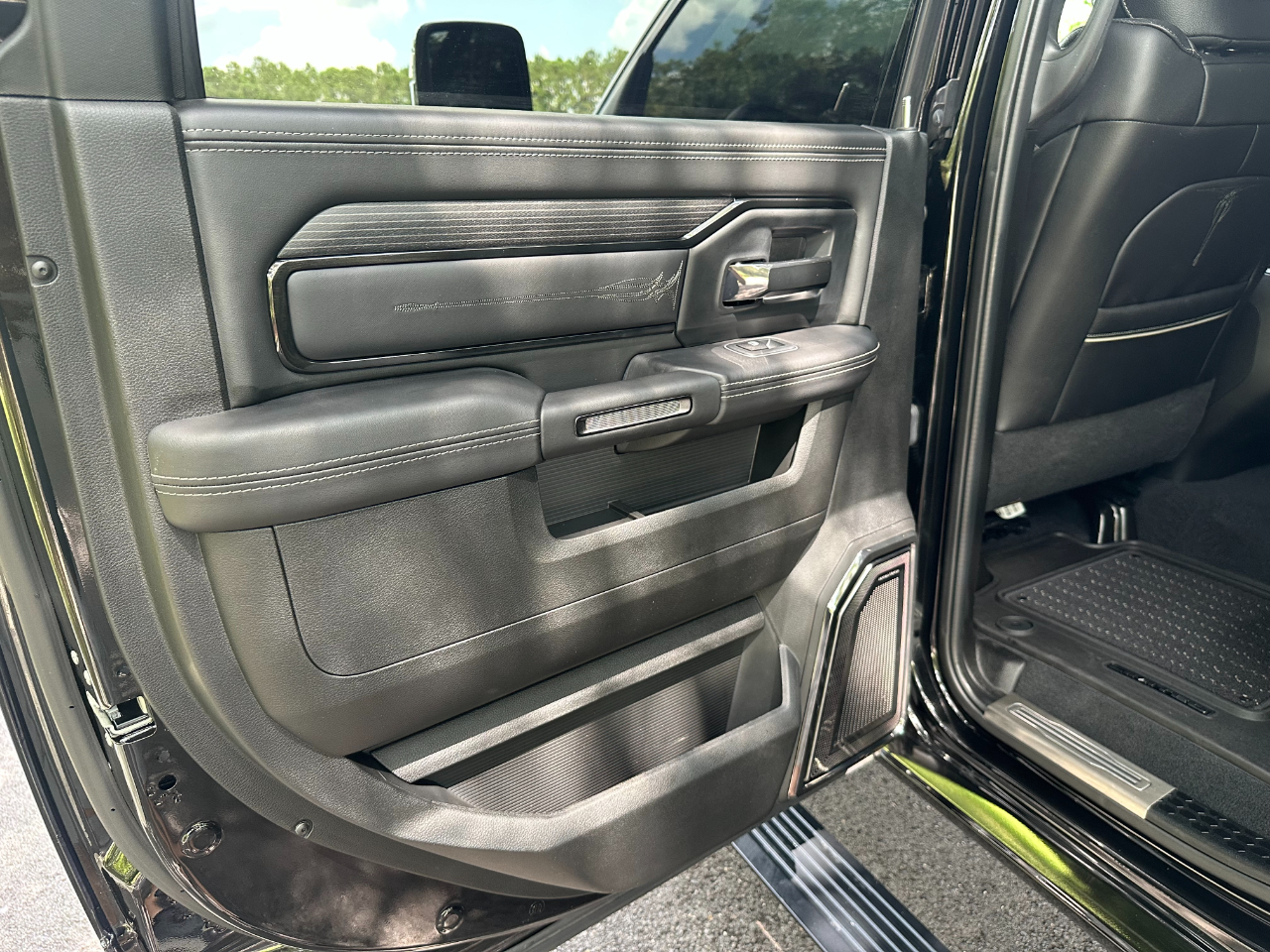 RAM 2500 Limited Mega Cab 4WD 2023 RAM 2500 Limited Mega Cab 4WD 2023
