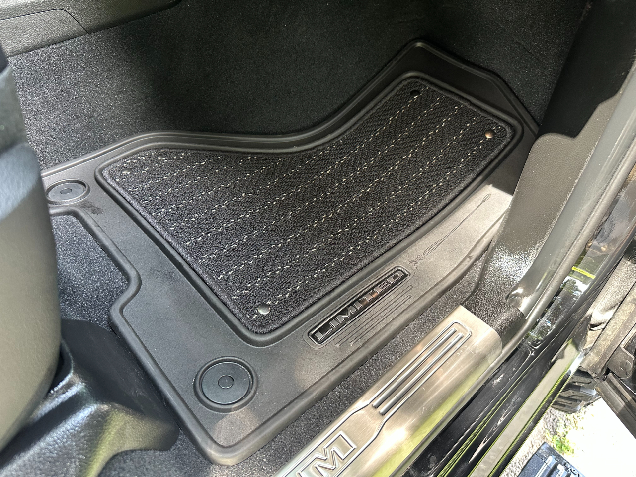 RAM 2500 Limited Mega Cab 4WD 2023 RAM 2500 Limited Mega Cab 4WD 2023