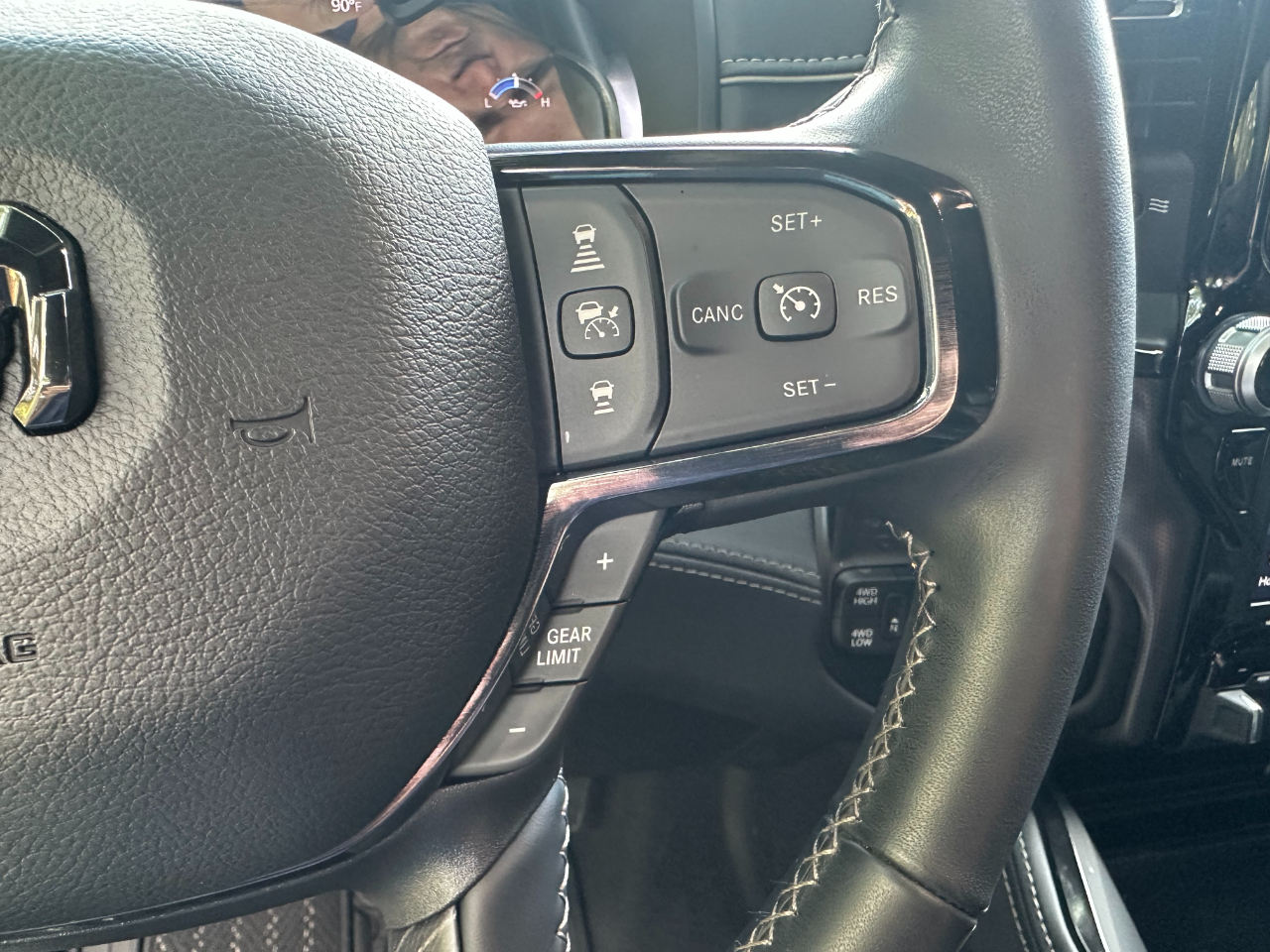 RAM 2500 Limited Mega Cab 4WD 2023 RAM 2500 Limited Mega Cab 4WD 2023