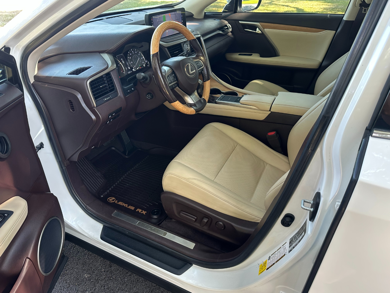 2020 Lexus RX 350L Premium photo 10