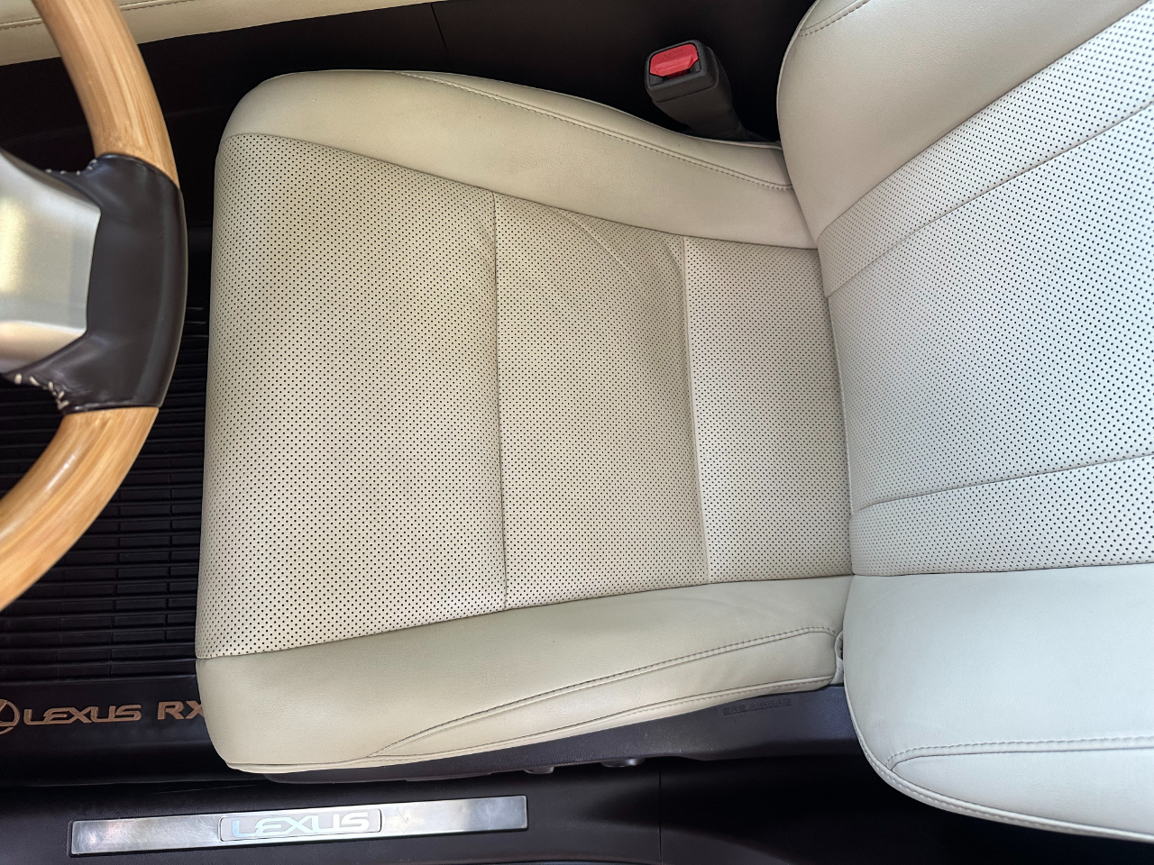 2020 Lexus RX 350L Premium photo 11