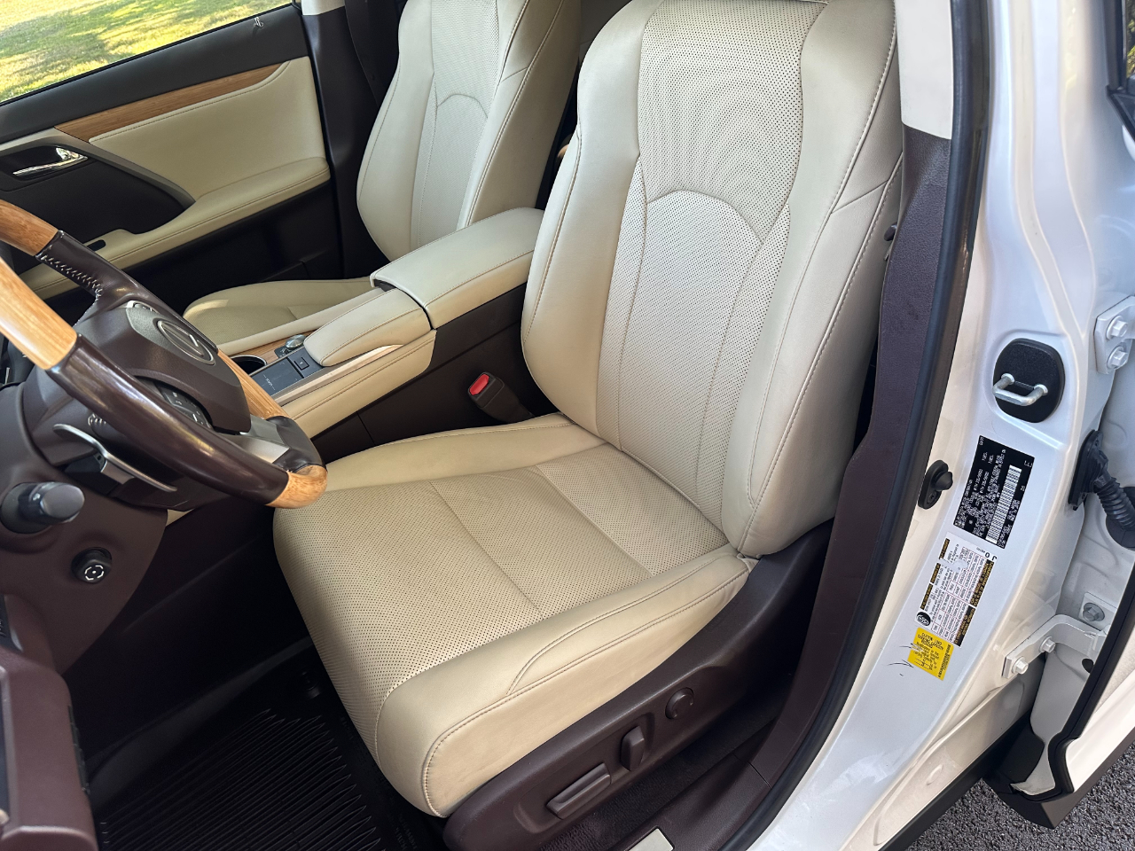 2020 Lexus RX 350L Premium photo 12