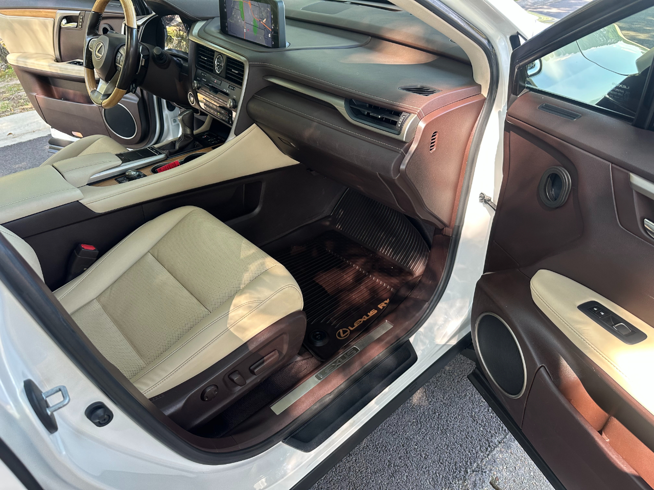 2020 Lexus RX 350L Premium photo 23