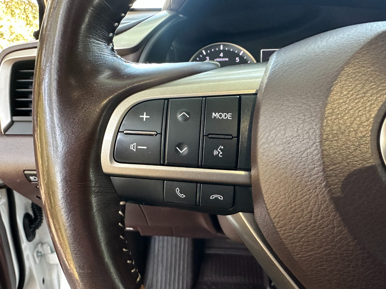 2020 Lexus RX 350L Premium photo 33