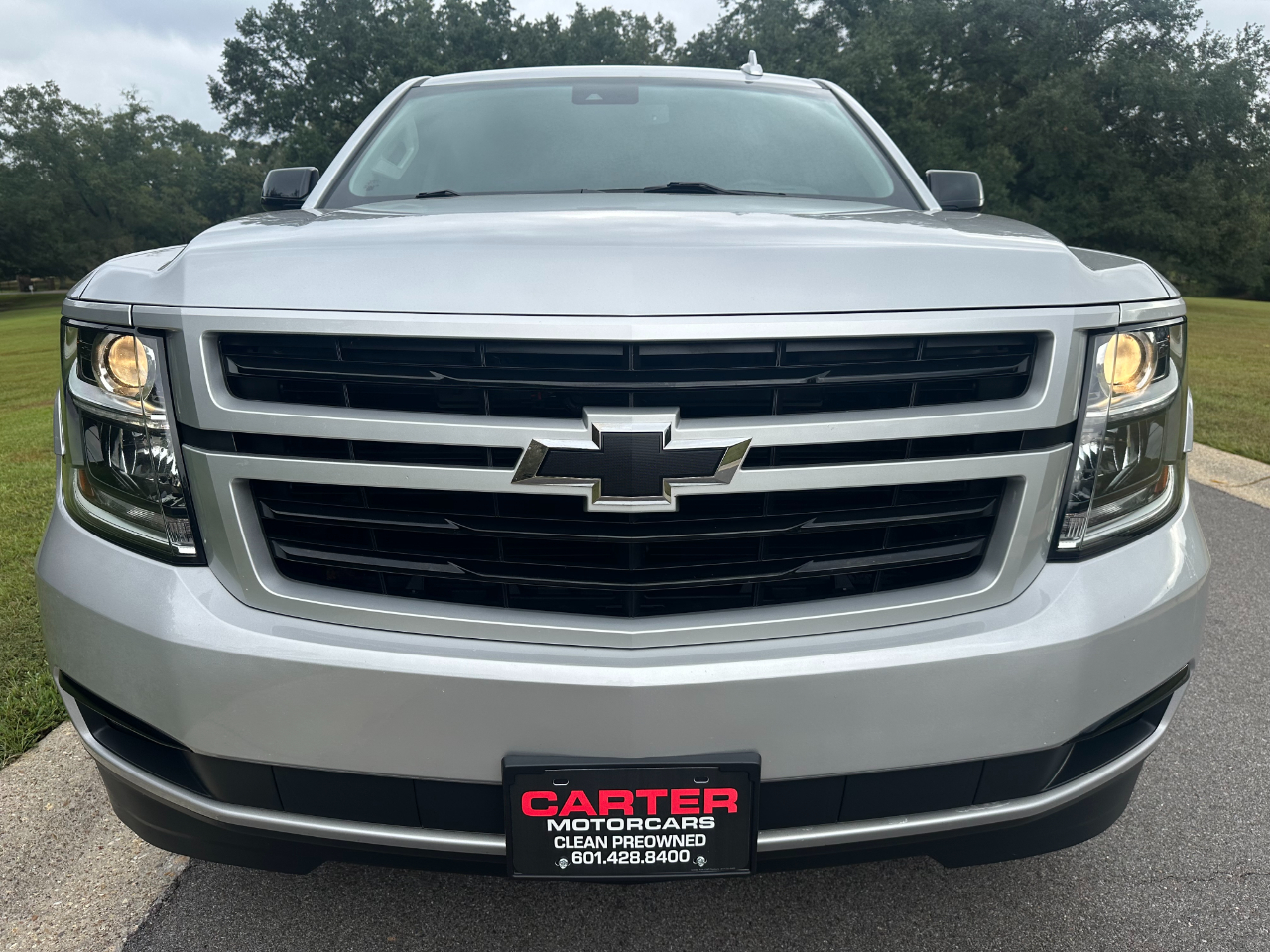 2019 Chevrolet Tahoe LT photo 2