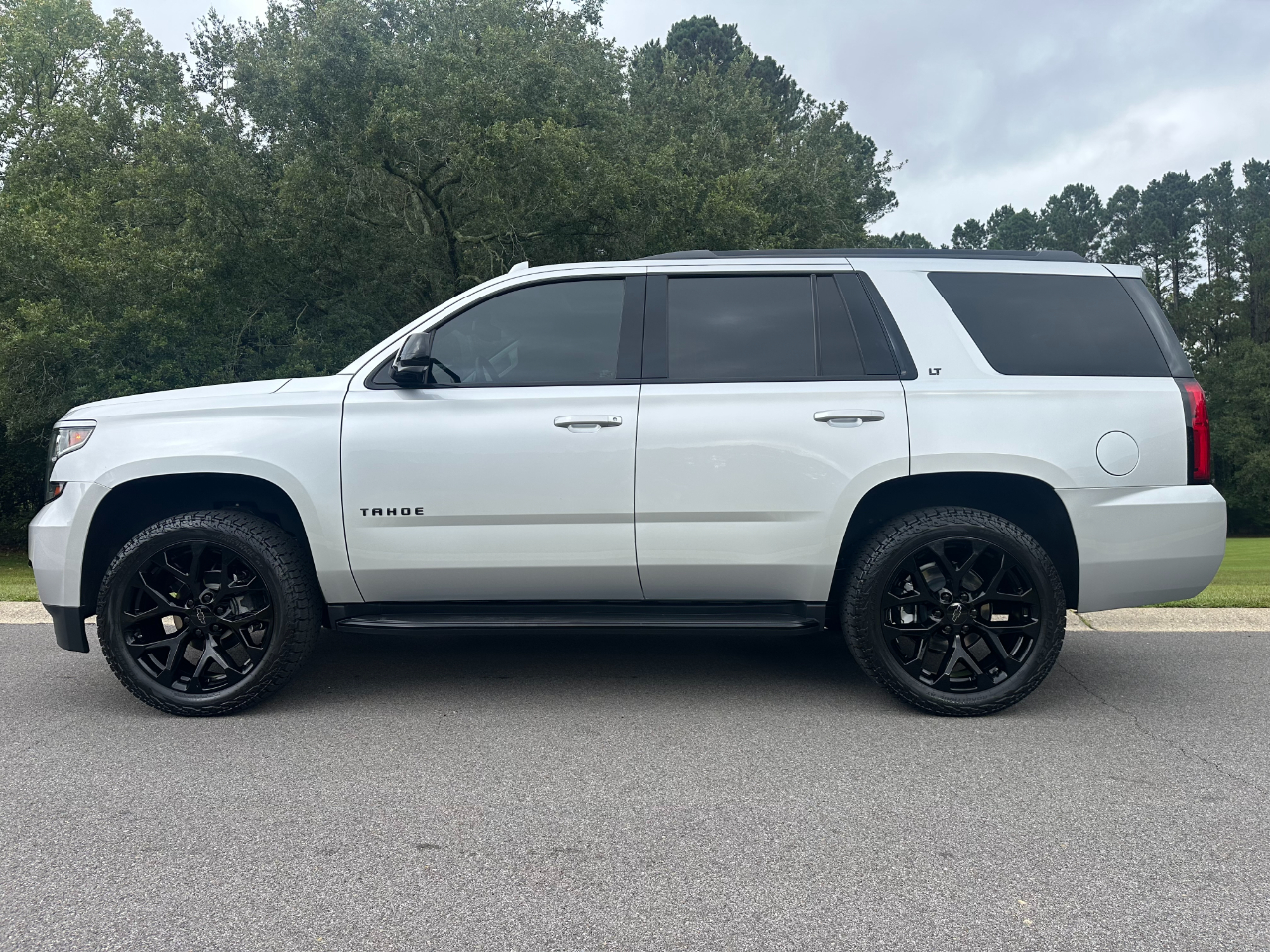 2019 Chevrolet Tahoe LT photo 8