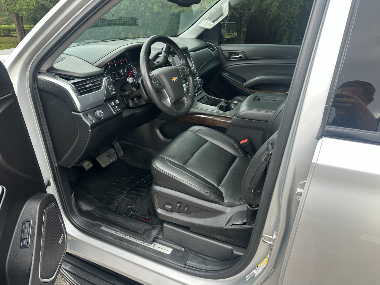2019 Chevrolet Tahoe LT photo 12