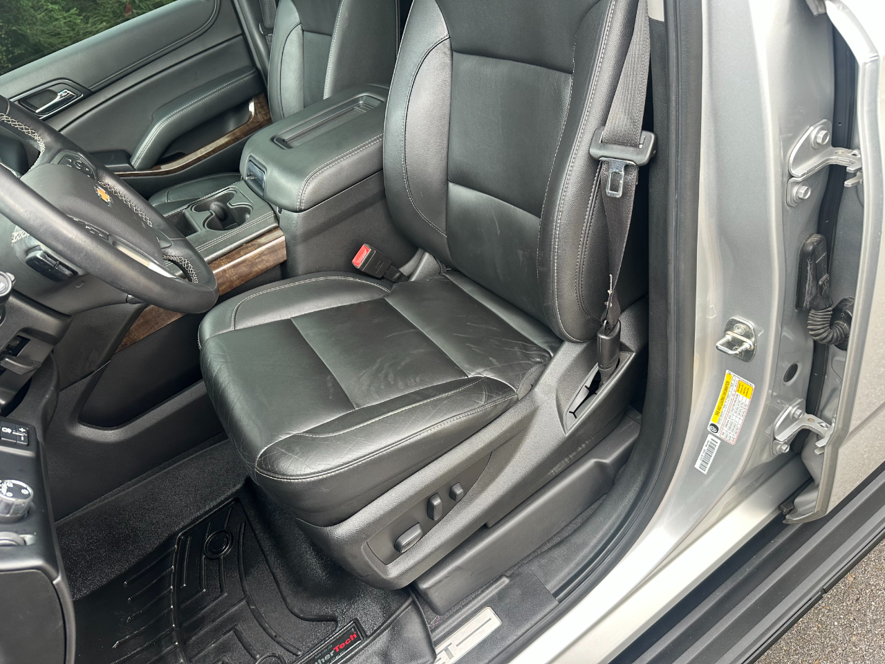 2019 Chevrolet Tahoe LT photo 14