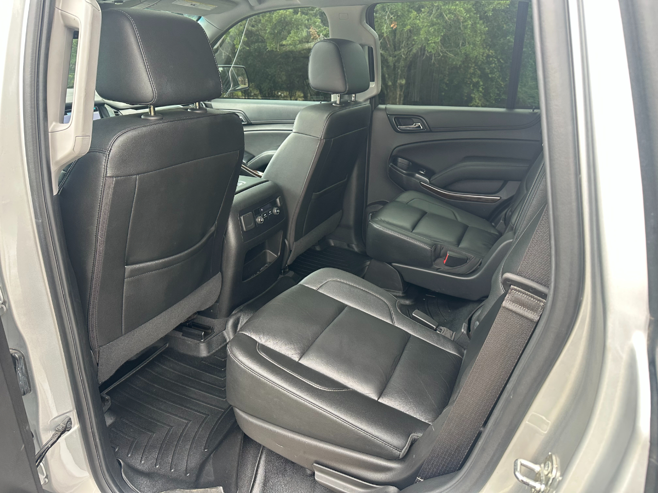 2019 Chevrolet Tahoe LT photo 17