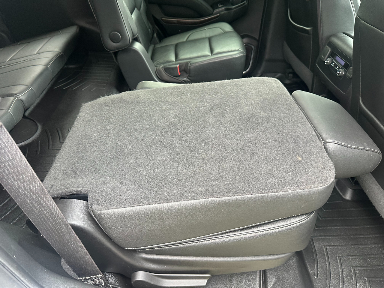 2019 Chevrolet Tahoe LT photo 26