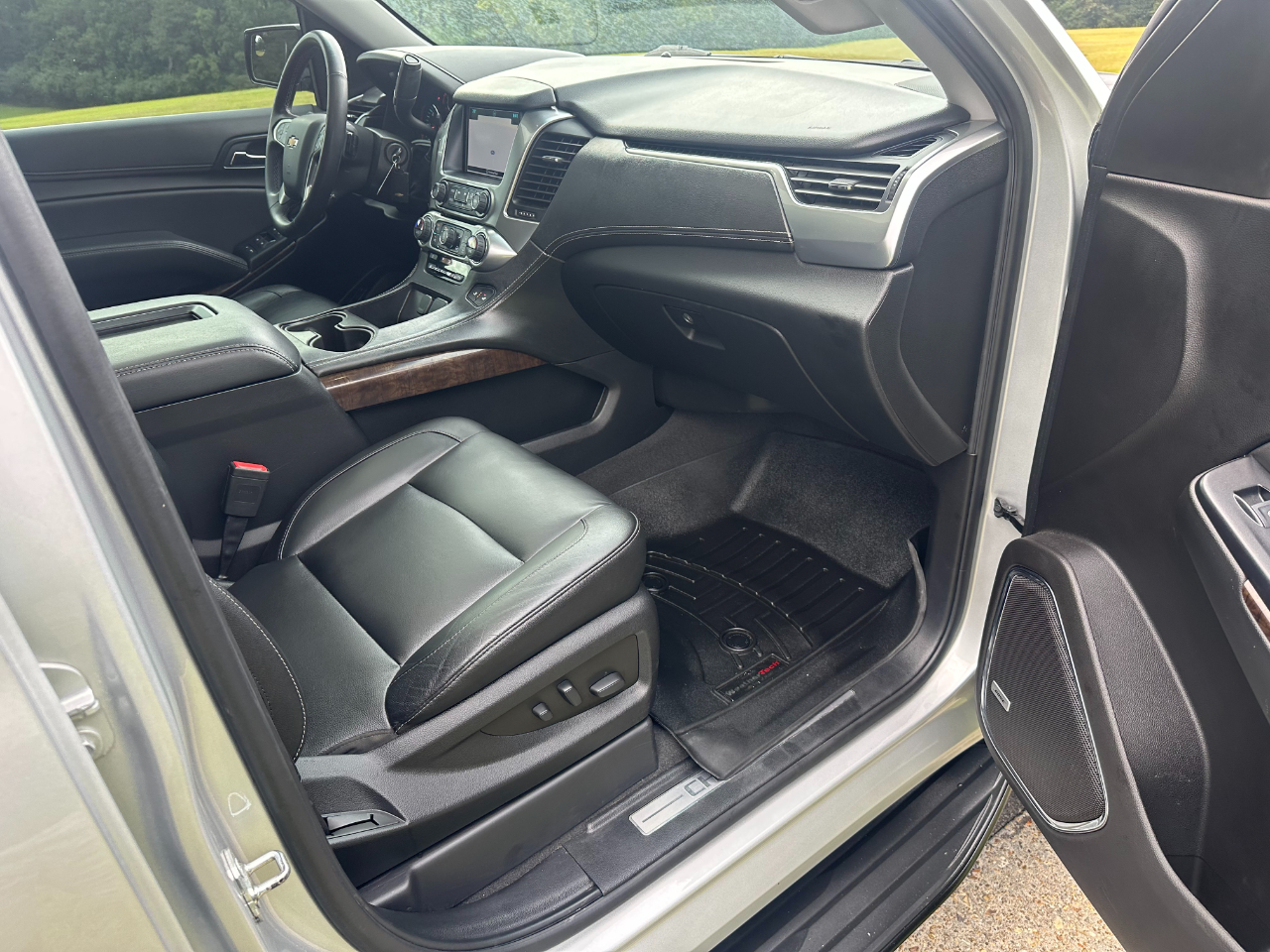 2019 Chevrolet Tahoe LT photo 27