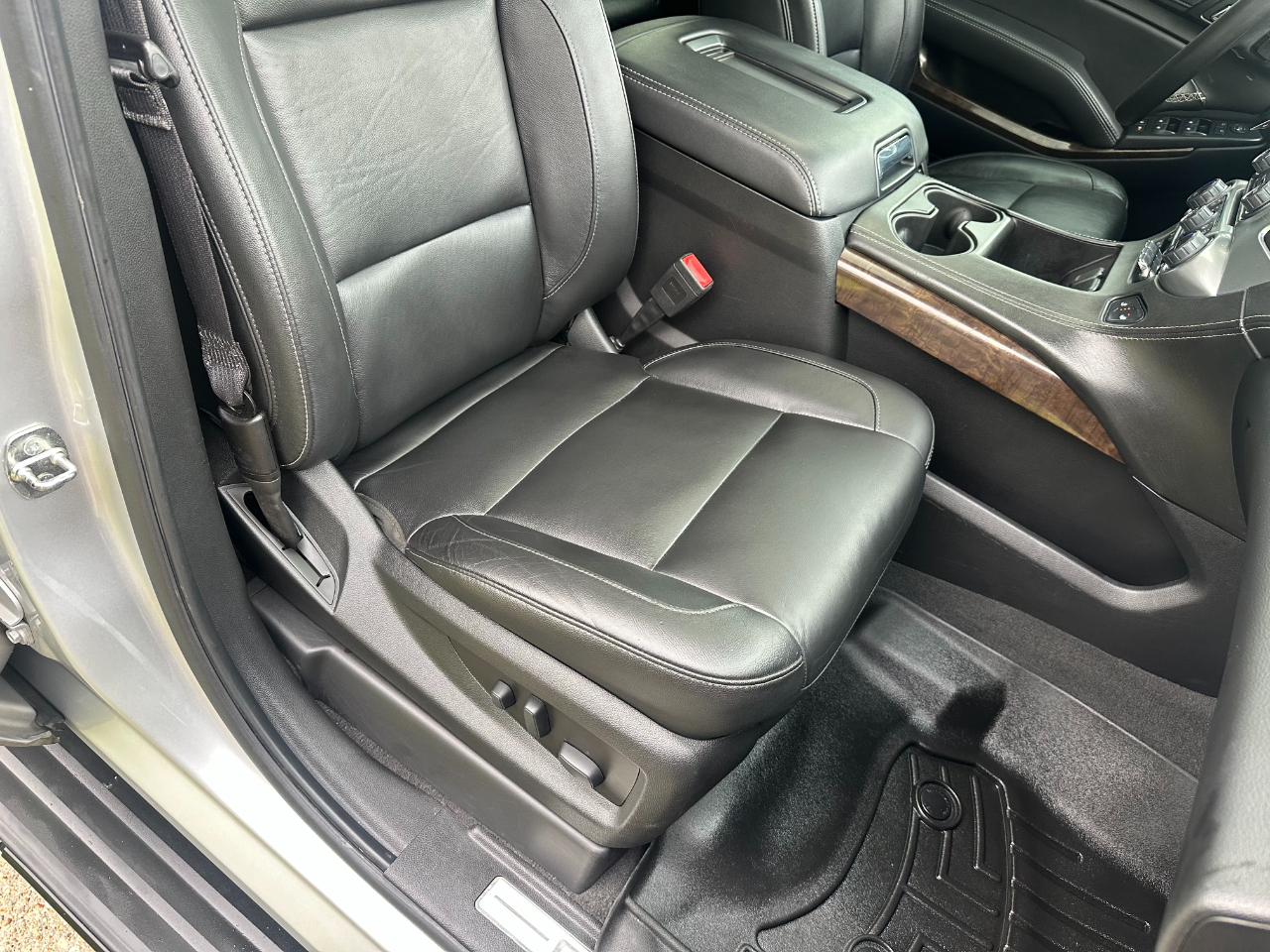 2019 Chevrolet Tahoe LT photo 29