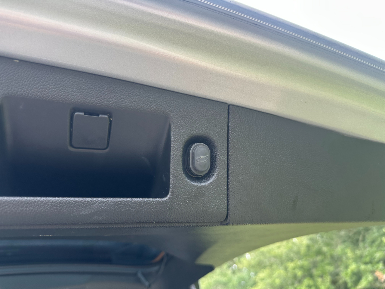 2019 Chevrolet Tahoe LT photo 33