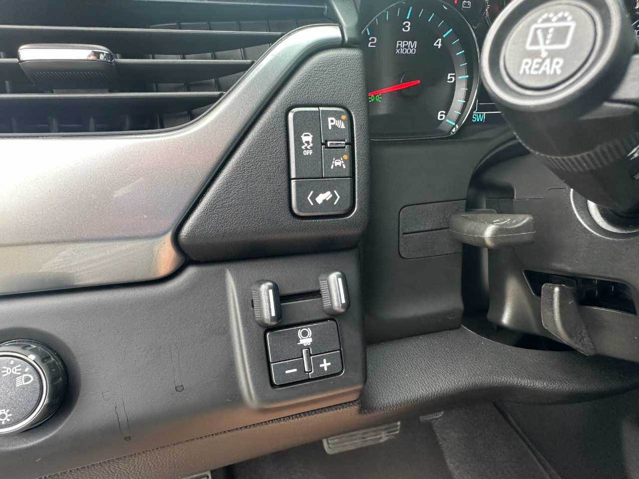 2019 Chevrolet Tahoe LT photo 35