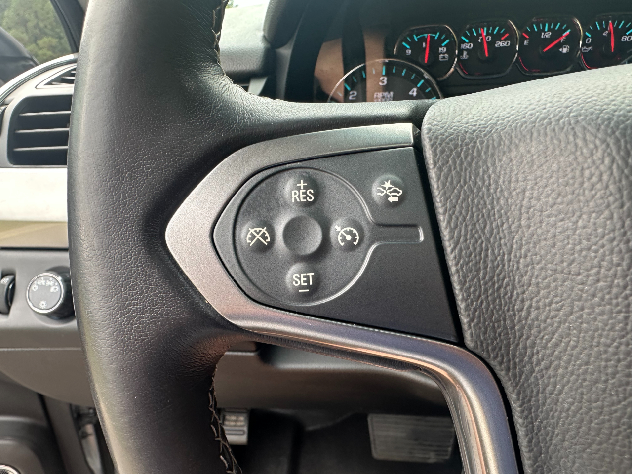 2019 Chevrolet Tahoe LT photo 37