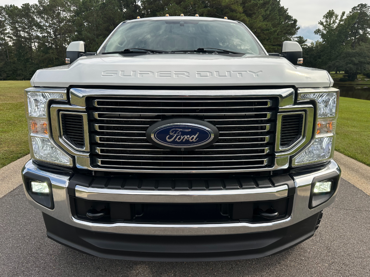2021 Ford F-350 Lariat photo 2