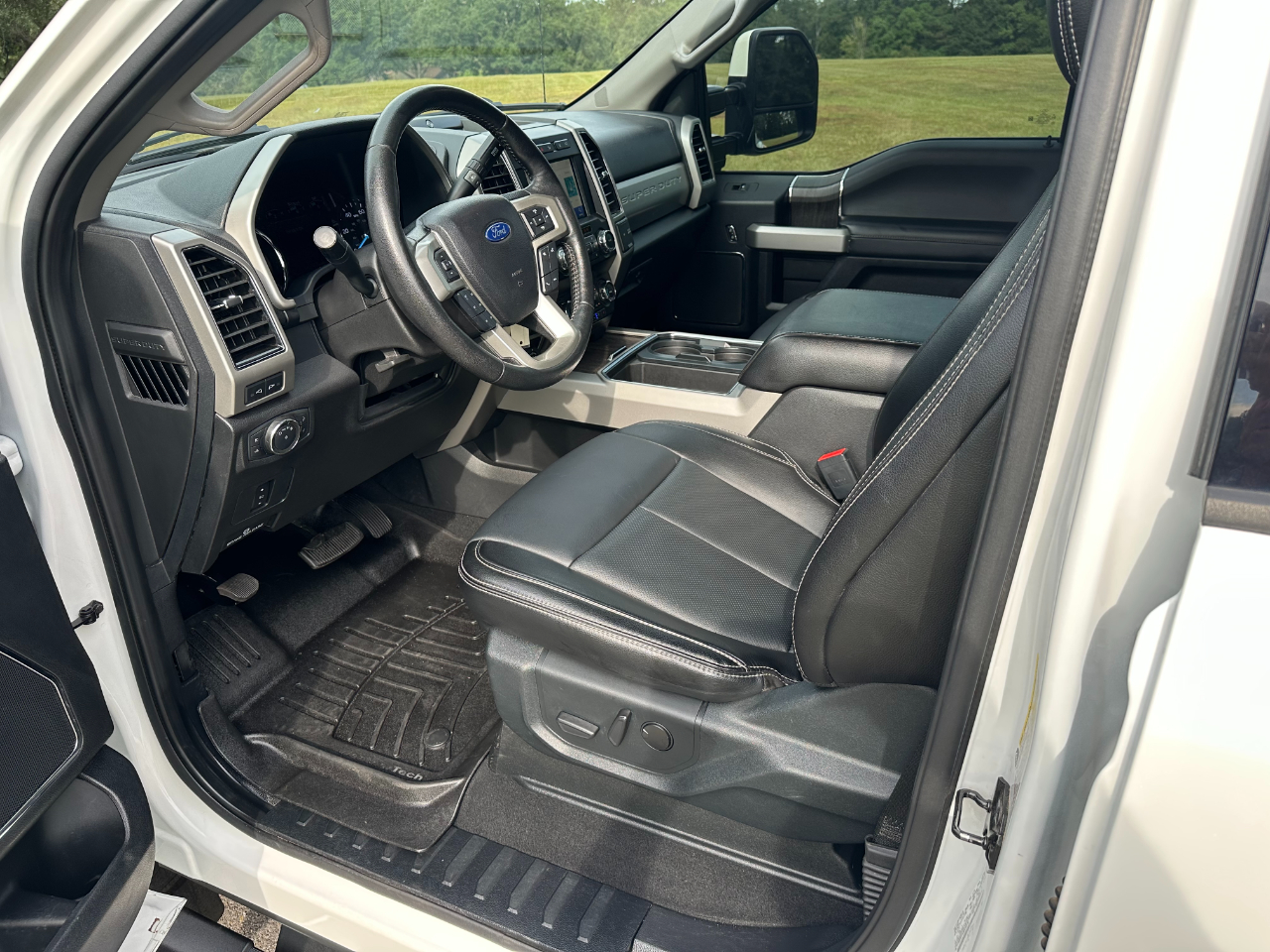 2021 Ford F-350 Lariat photo 11