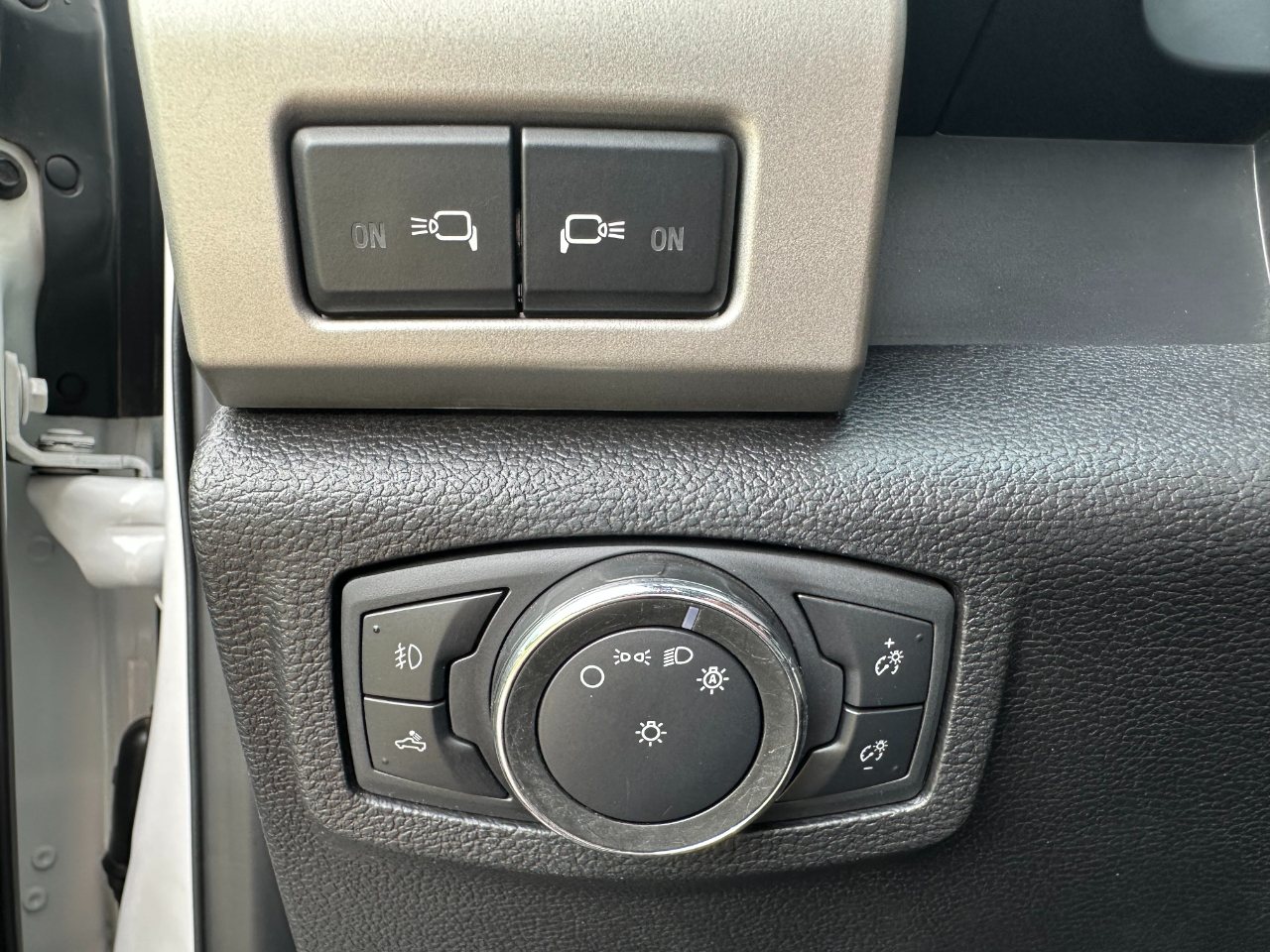 2021 Ford F-350 Lariat photo 28