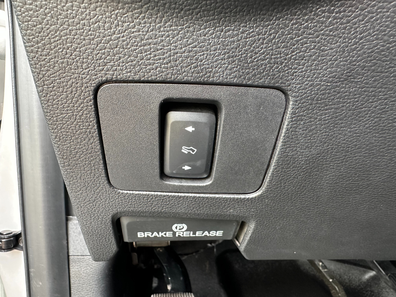 2021 Ford F-350 Lariat photo 29