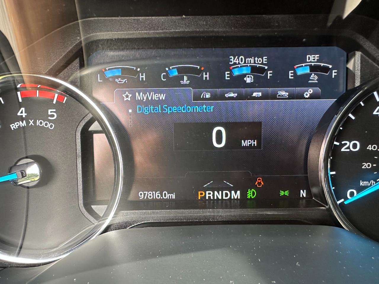 2021 Ford F-350 Lariat photo 32