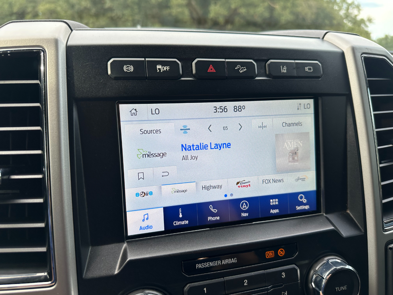 2021 Ford F-350 Lariat photo 36