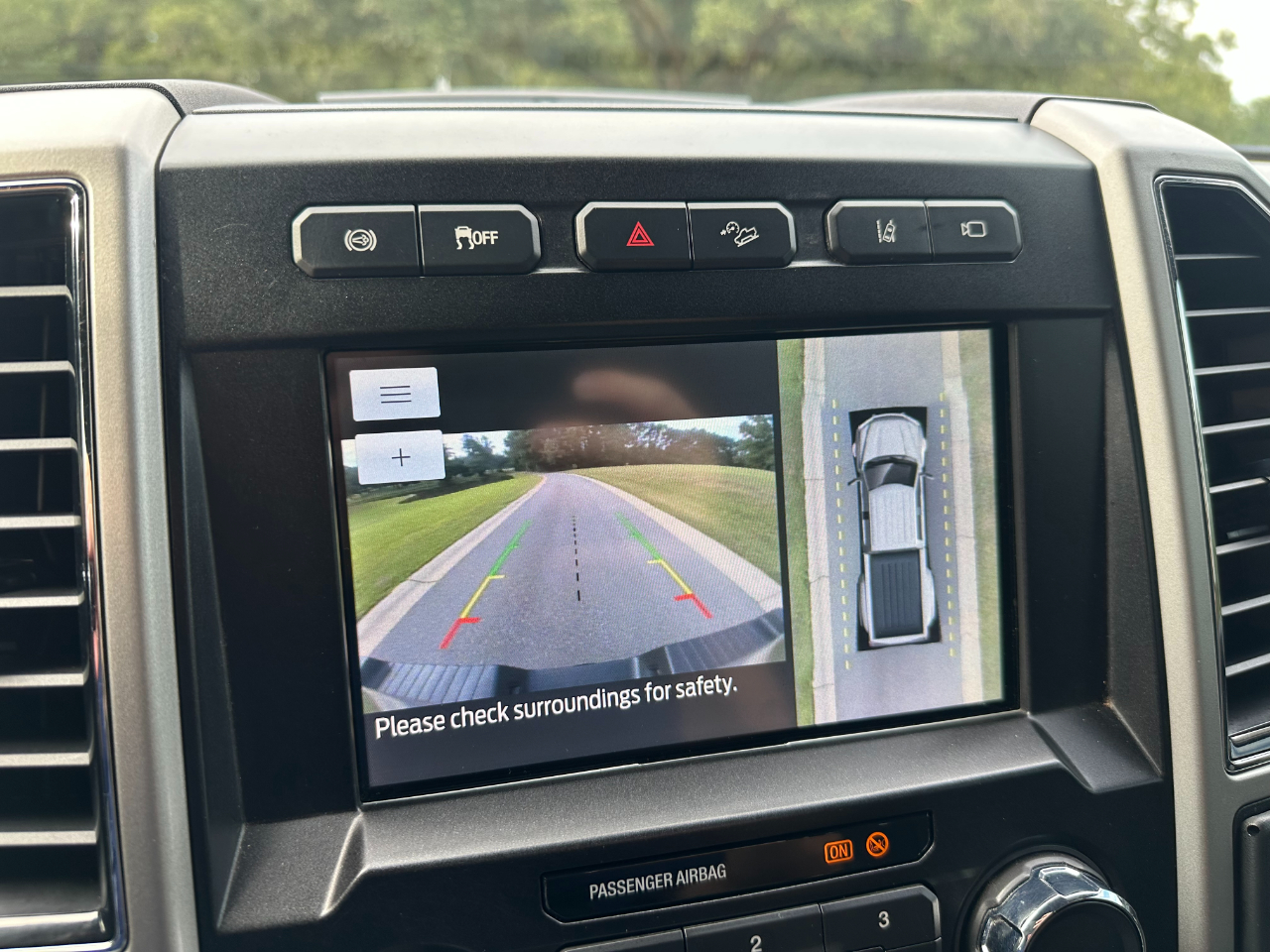 2021 Ford F-350 Lariat photo 38