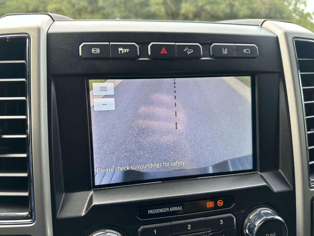 2021 Ford F-350 Lariat photo 39