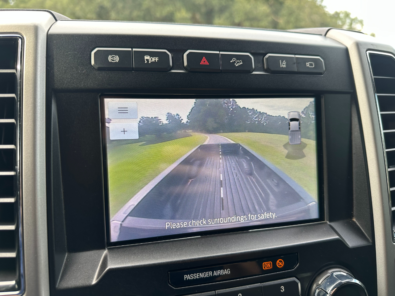 2021 Ford F-350 Lariat photo 40