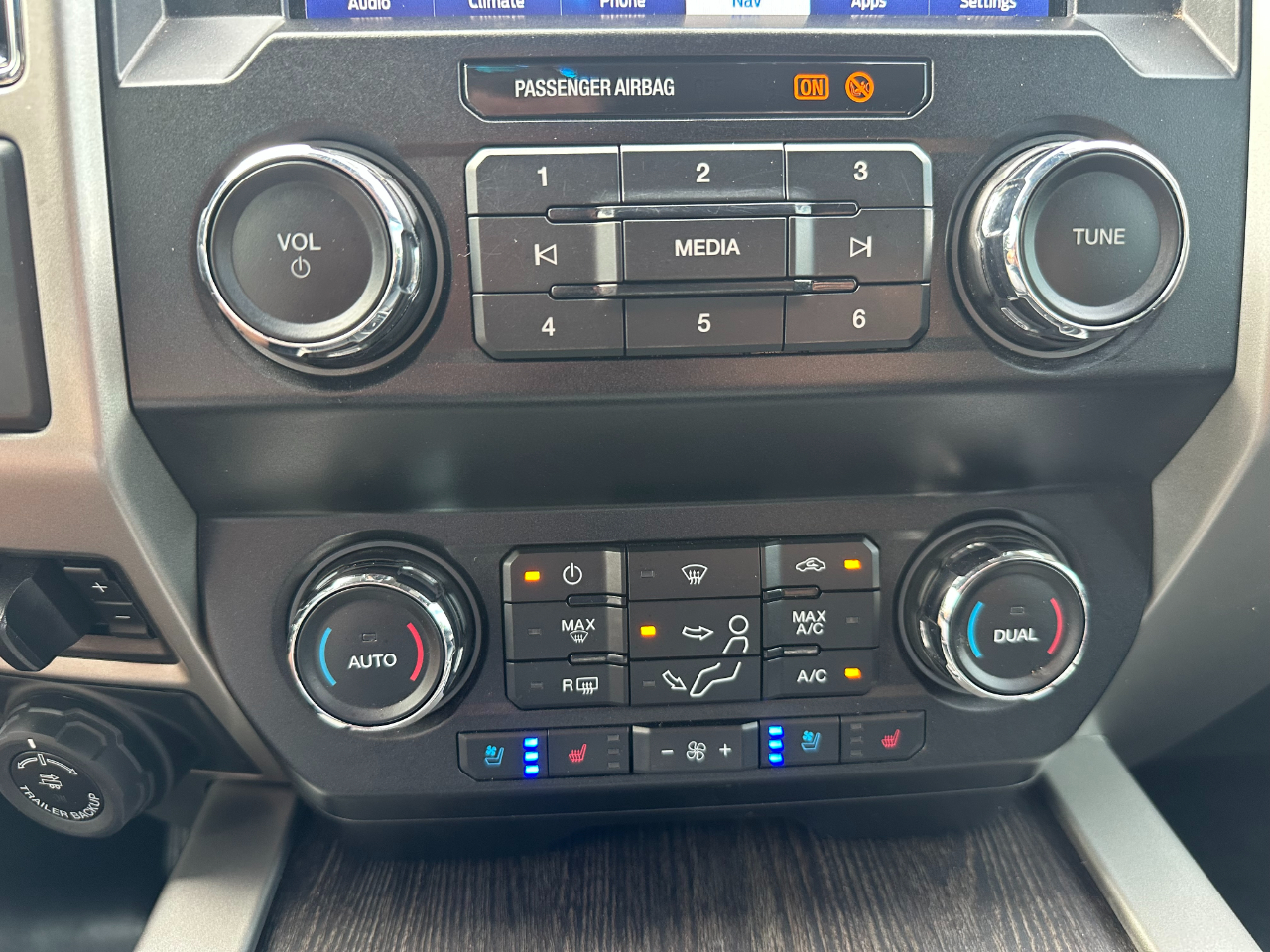 2021 Ford F-350 Lariat photo 42