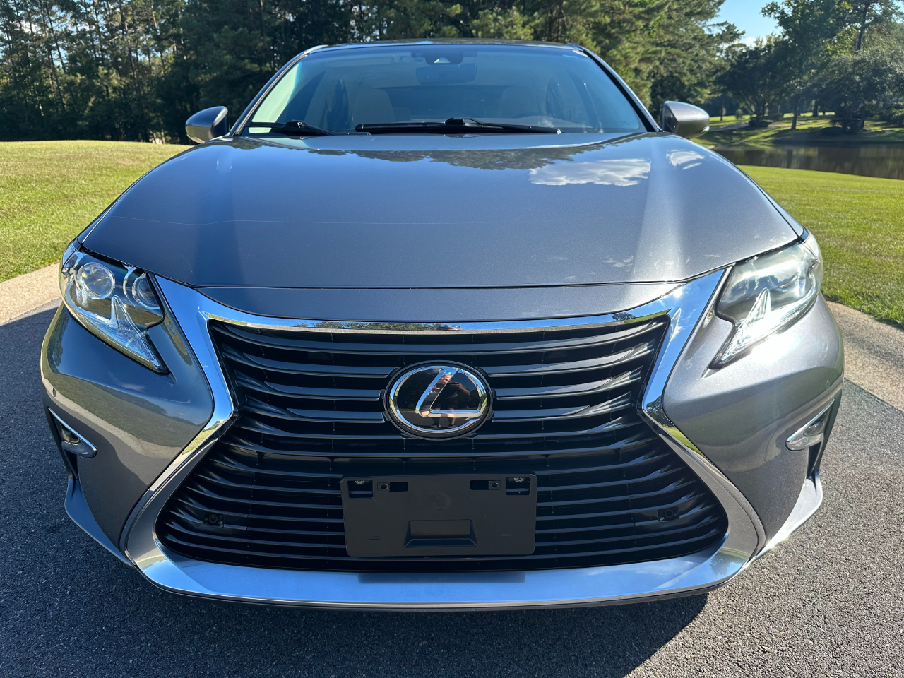 2017 Lexus ES 350 Premium photo 2