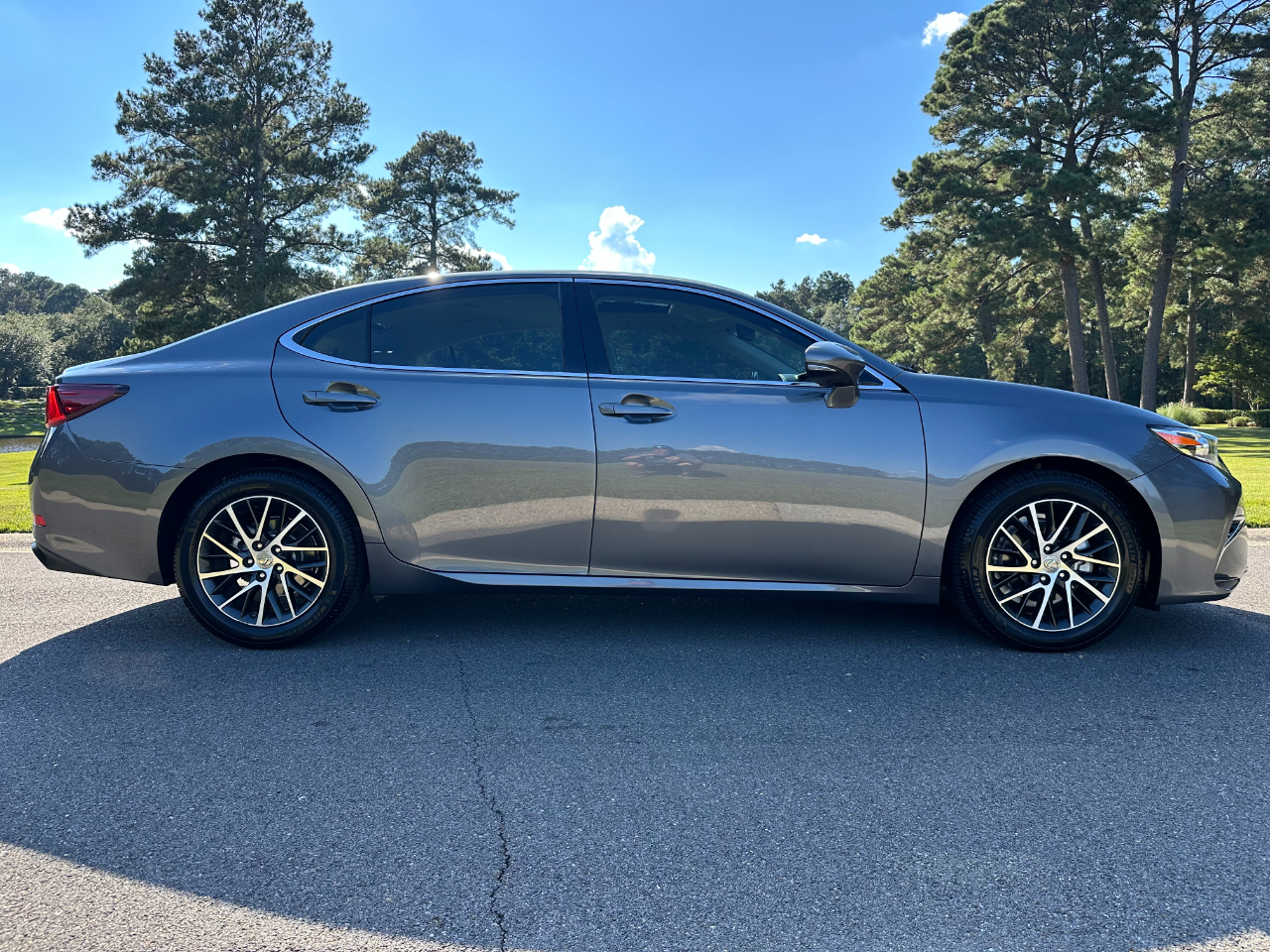 2017 Lexus ES 350 Premium photo 4