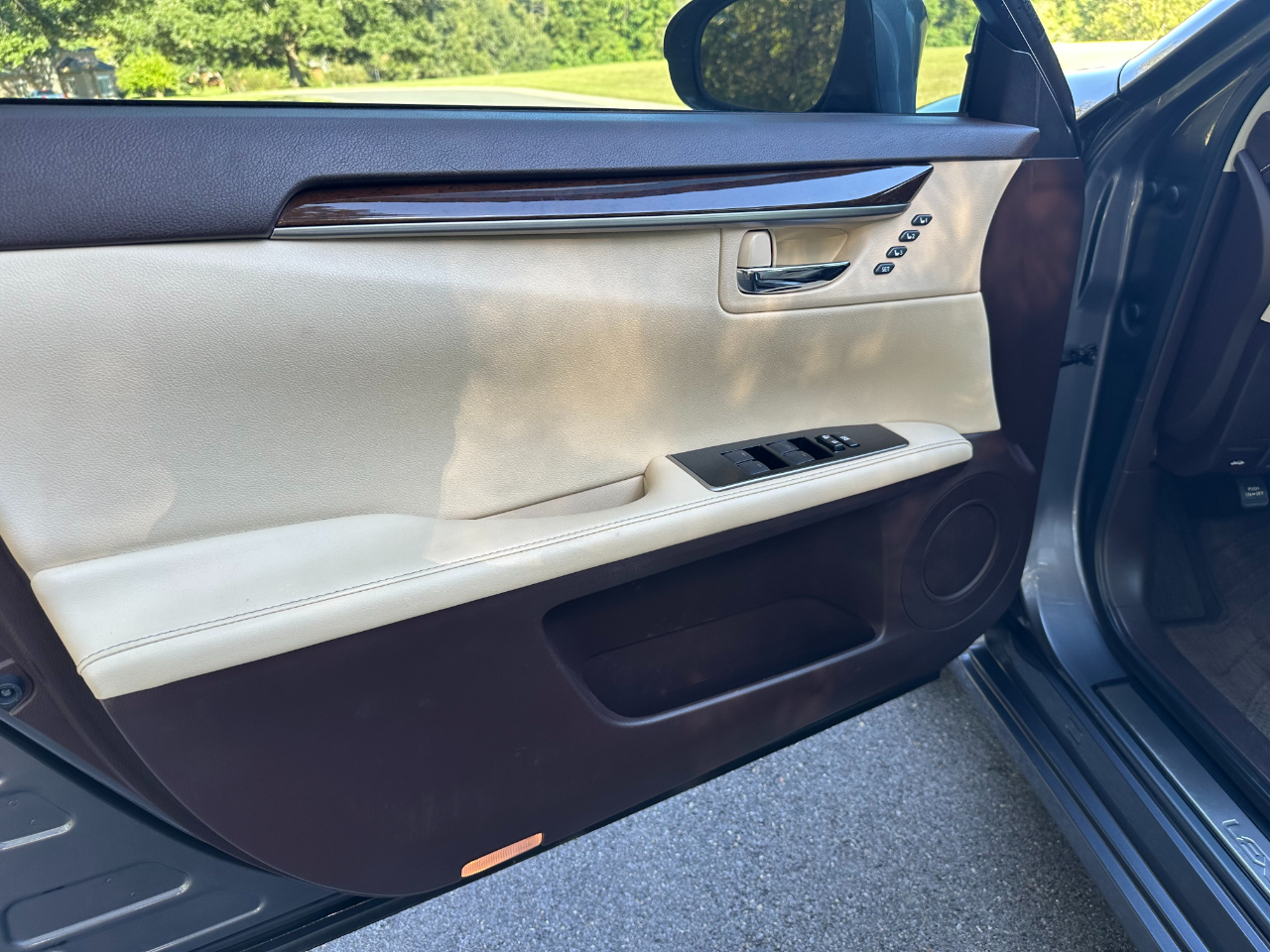 2017 Lexus ES 350 Premium photo 9