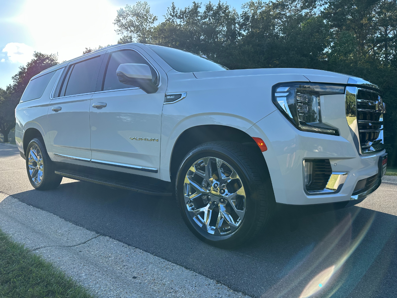 2024 Gmc Yukon XL SLT photo 3