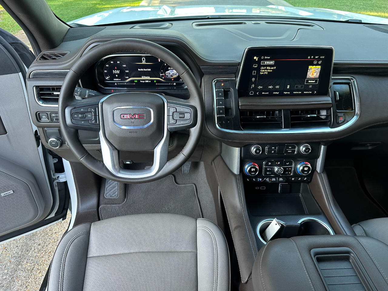 2024 Gmc Yukon XL SLT photo 38