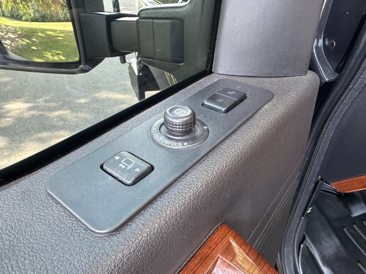 Ford Super Duty F-250 SRW 4WD Crew Cab 156" King Ranch 2015 Ford Super Duty F-250 SRW 4WD Crew Cab 156" King Ranch 2015