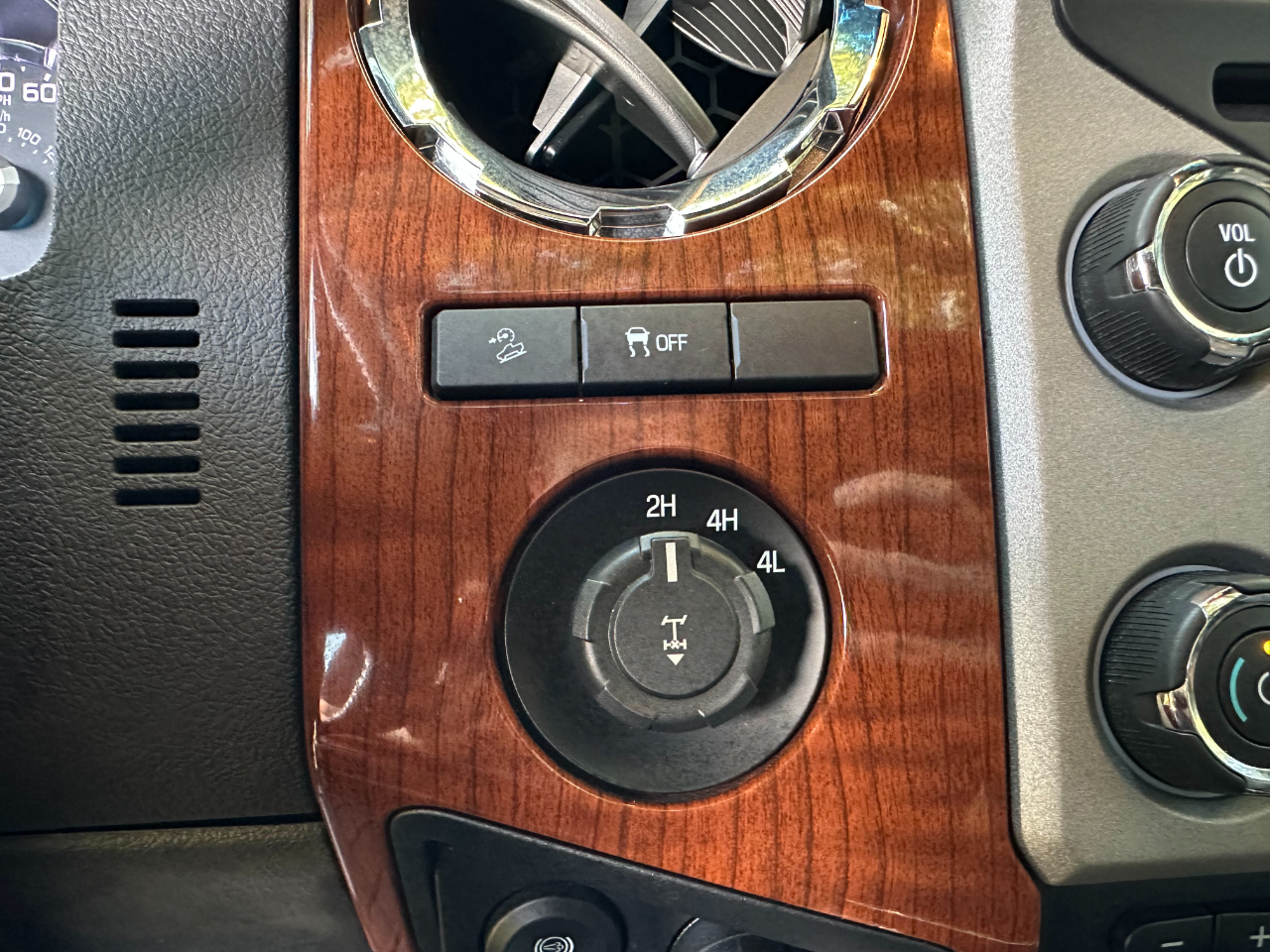 Ford Super Duty F-250 SRW 4WD Crew Cab 156" King Ranch 2015 Ford Super Duty F-250 SRW 4WD Crew Cab 156" King Ranch 2015