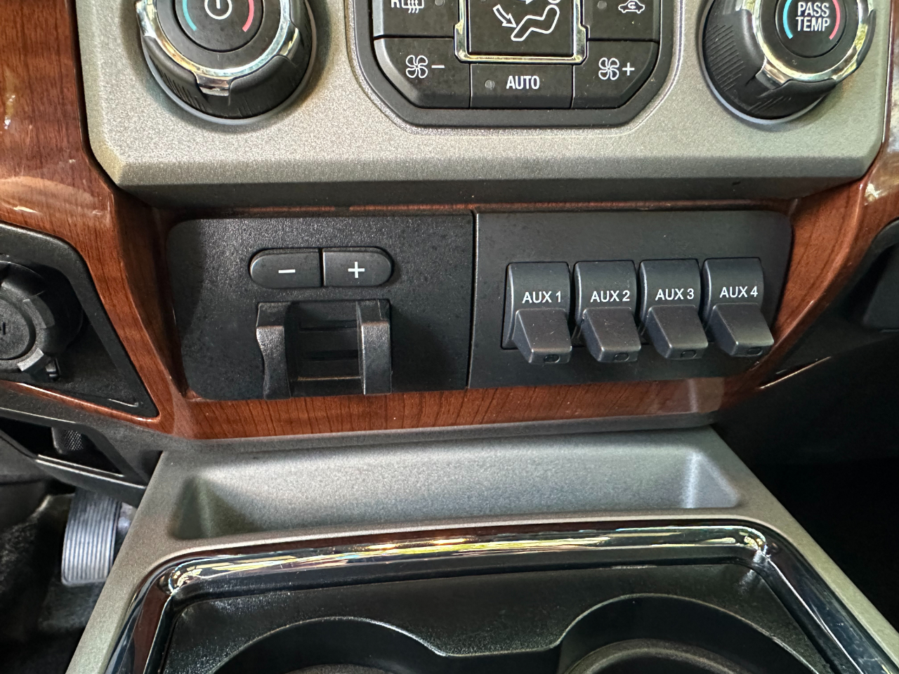 Ford Super Duty F-250 SRW 4WD Crew Cab 156" King Ranch 2015 Ford Super Duty F-250 SRW 4WD Crew Cab 156" King Ranch 2015