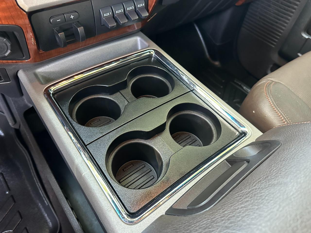 Ford Super Duty F-250 SRW 4WD Crew Cab 156" King Ranch 2015 Ford Super Duty F-250 SRW 4WD Crew Cab 156" King Ranch 2015