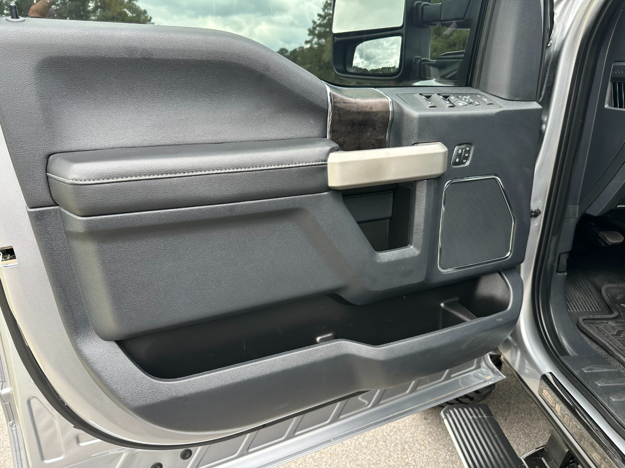 Ford Super Duty F-250 SRW Lariat 4WD Crew Cab 6.75' Box 2022 Ford Super Duty F-250 SRW Lariat 4WD Crew Cab 6.75' Box 2022