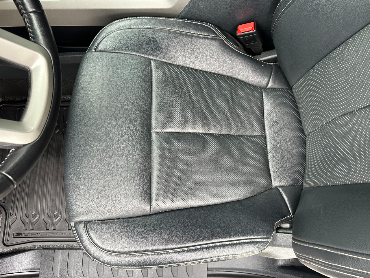 Ford Super Duty F-250 SRW Lariat 4WD Crew Cab 6.75' Box 2022 Ford Super Duty F-250 SRW Lariat 4WD Crew Cab 6.75' Box 2022