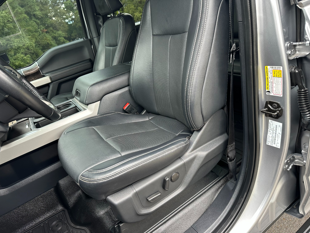 Ford Super Duty F-250 SRW Lariat 4WD Crew Cab 6.75' Box 2022 Ford Super Duty F-250 SRW Lariat 4WD Crew Cab 6.75' Box 2022