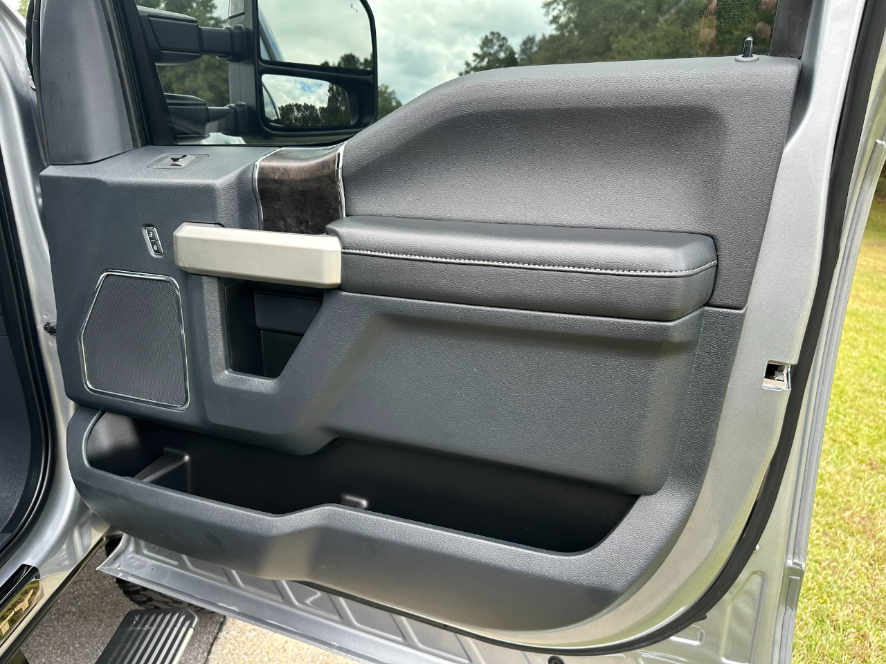 Ford Super Duty F-250 SRW Lariat 4WD Crew Cab 6.75' Box 2022 Ford Super Duty F-250 SRW Lariat 4WD Crew Cab 6.75' Box 2022