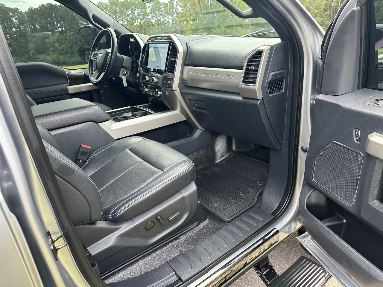 Ford Super Duty F-250 SRW Lariat 4WD Crew Cab 6.75' Box 2022 Ford Super Duty F-250 SRW Lariat 4WD Crew Cab 6.75' Box 2022