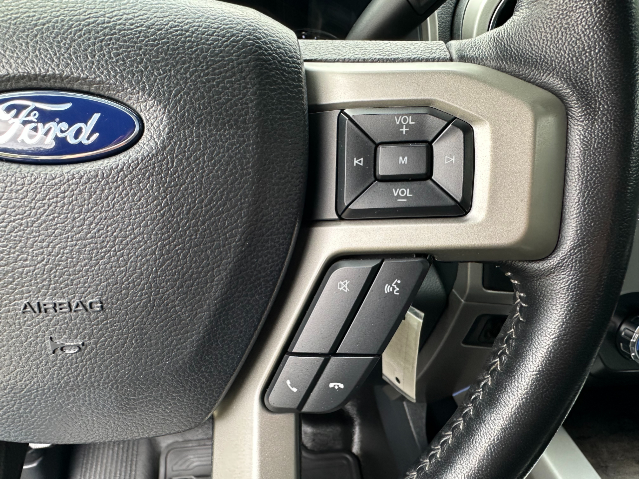 Ford Super Duty F-250 SRW Lariat 4WD Crew Cab 6.75' Box 2022 Ford Super Duty F-250 SRW Lariat 4WD Crew Cab 6.75' Box 2022