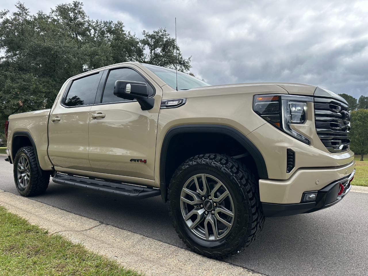 GMC Sierra 1500 4WD Crew Cab 147" AT4 2023 GMC Sierra 1500 4WD Crew Cab 147" AT4 2023