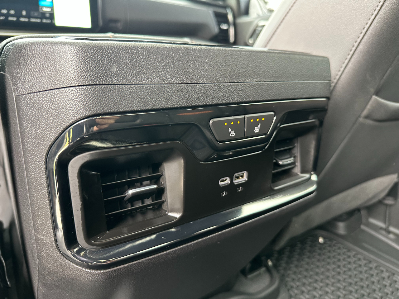 GMC Sierra 1500 4WD Crew Cab 147" AT4 2023 GMC Sierra 1500 4WD Crew Cab 147" AT4 2023