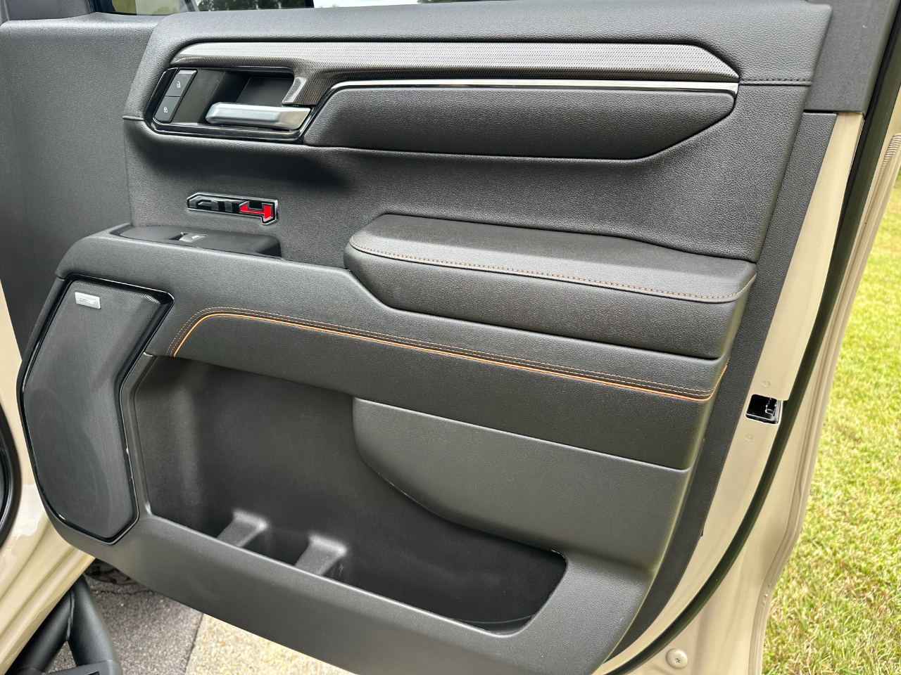 GMC Sierra 1500 4WD Crew Cab 147" AT4 2023 GMC Sierra 1500 4WD Crew Cab 147" AT4 2023