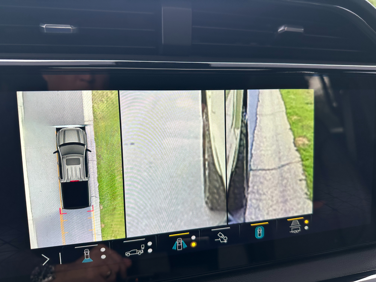 GMC Sierra 1500 4WD Crew Cab 147" AT4 2023 GMC Sierra 1500 4WD Crew Cab 147" AT4 2023