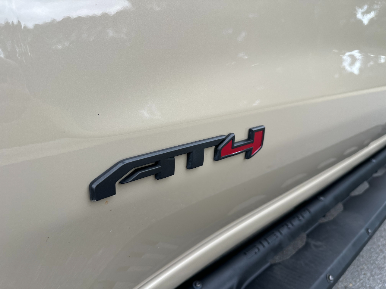 GMC Sierra 1500 4WD Crew Cab 147" AT4 2023 GMC Sierra 1500 4WD Crew Cab 147" AT4 2023